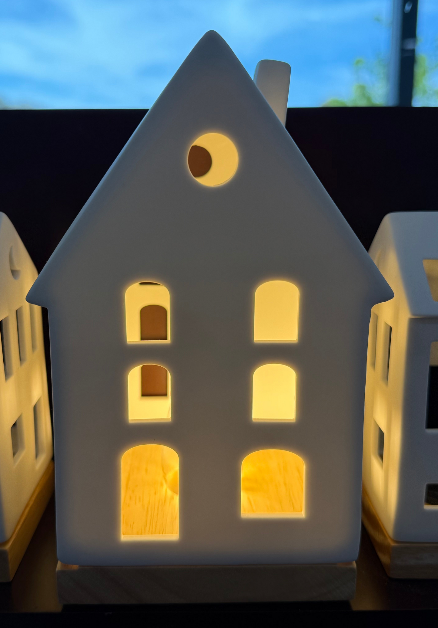 Glowing Candle Holder Manor House